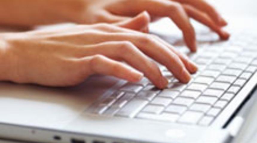 Titreyen El Hastalık Mı?