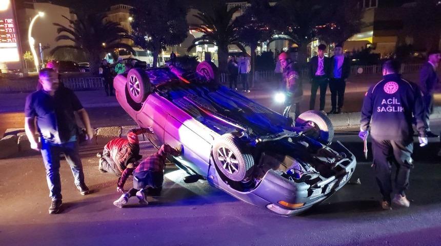 Kocaeli'de devrilen otomobilin sürücüsü yaralandı