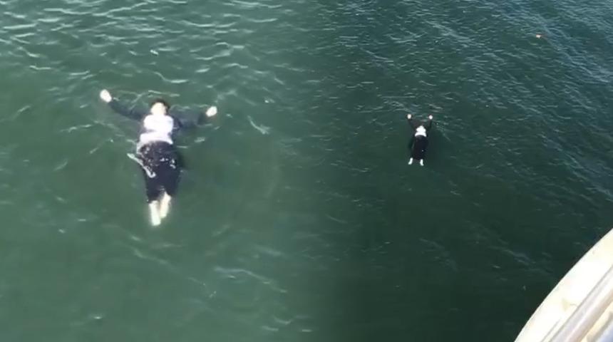 Yer: İstanbul! Dengesini kaybedip denize düştü: Dakikalarca hareketsiz yattı