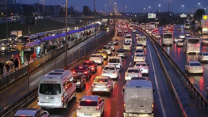 İstanbul'da trafik kilit! Yüzde 90'a dayandı