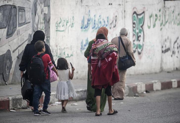 İsrail'in saldırılarına rağmen Gazze'de tersine göç başladı! "Evimde ölmeyi tercih ederim" 