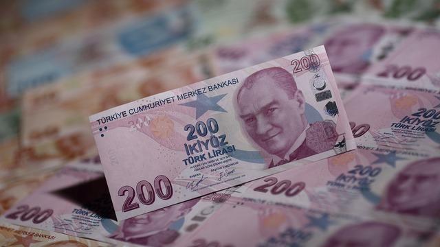 EYT kredisi faizleri aldı başını gitti! Yüzde 10’dan yüzde 34’e yükseldi: ‘Sabit faiz uygulamasına geçilsin…’