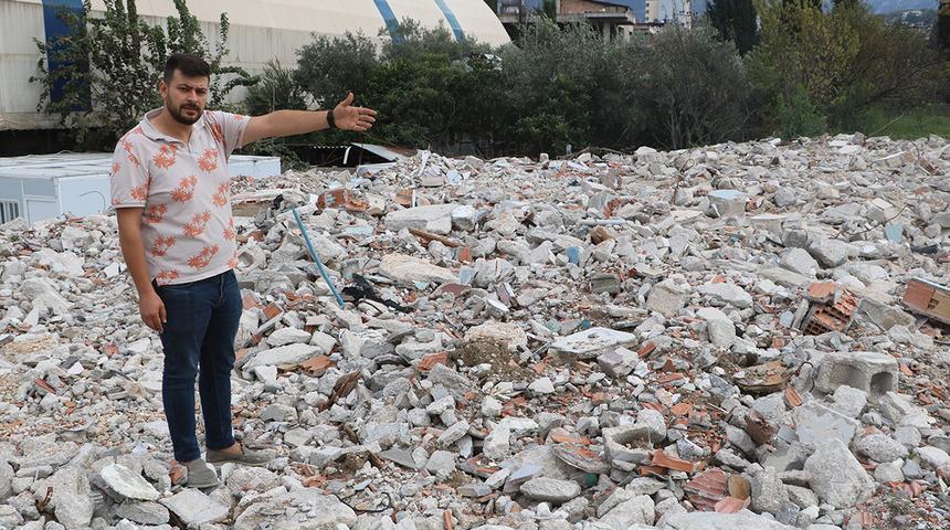 Depremde evleri yıkıldı, yeni yuva kuramıyorlar! "Oldukça fazla mağduruz, bunun gibi bir sürü kişi var"