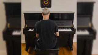 Galatasaray'ın yıldızı Mauro Icardi bunu da yaptı! Piyanonun başına geçti, 'Aşkın Olayım'ı çaldı...