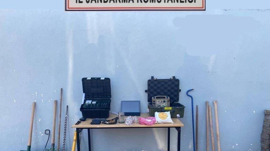 Kaçak kazı için dev hazırlık yapmışlar: Jandarma suçüstü yakaladı