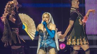 Sahne şovuyla olay olan Madonna'ya büyük ceza! 10 milyon TL...