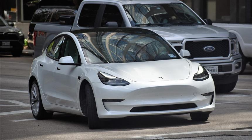 55 bine yakın Tesla otomobil geri çağırıldı! Sebebi ise...