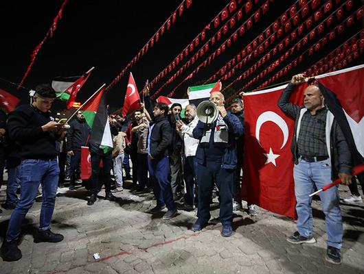 Türkiye'nin dört bir yanında Filistin bayraklarıyla dışarı çıktılar!