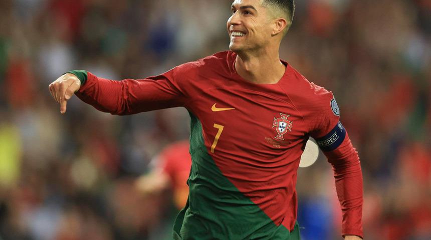 Cristiano Ronaldo'nun gerçek yaşının 38 değil, 28 olduğunu iddia etti! Yıldız oyuncunun ablasından sürpriz paylaşım