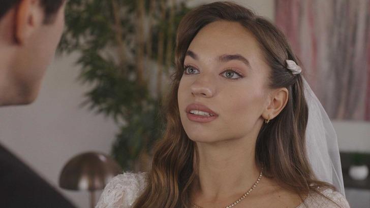 Kendi Düşen Ağlamaz'daki çekim hatası dikkatlerden kaçmadı! Enes Koçak ve Eylül Tumbar'ın o sahnesi gündem oldu! Sadece saniyeler var... G4