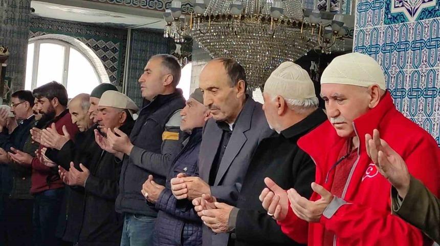 Ardahan’da İsrail’in Gazze’deki hastaneye saldırısı protesto edildi