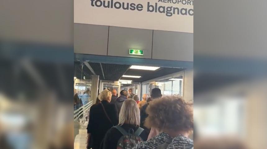 SON DAKİKA | E-posta ile gelen tehdit Fransa'yı alarma geçirdi! 6 havaalanı boşaltıldı