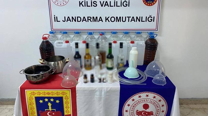 Kilis’te 105 litre kaçak alkol ele geçirildi: 2 gözaltı
