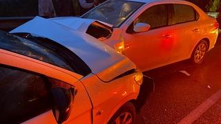 Korkunç kaza! 2 araç kafa kafaya çarpıştı: Çok sayıda yaralı var