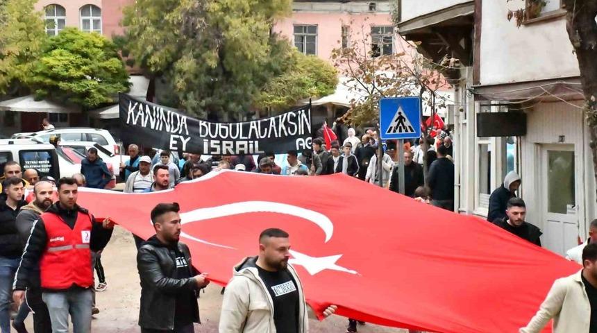 Emetliler Filistin i&ccedil;in y&uuml;r&uuml;d&uuml;