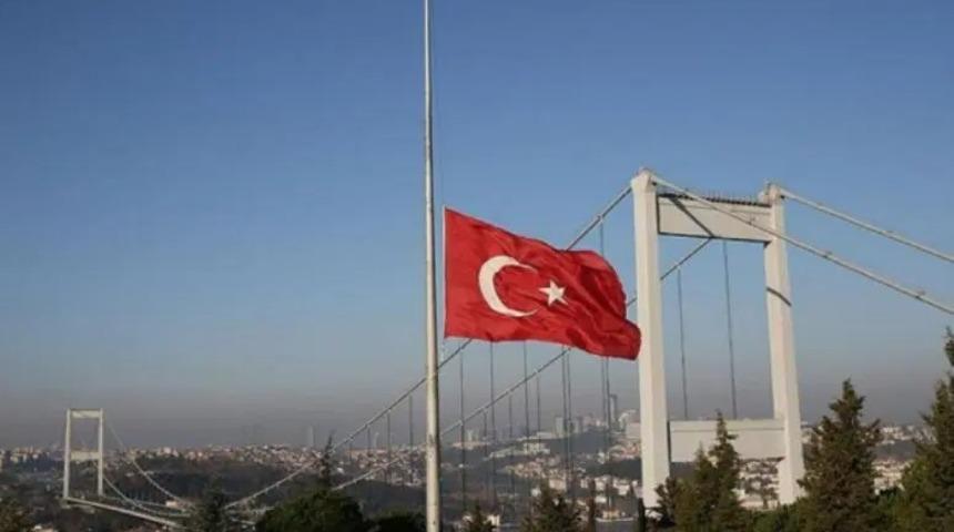 Milli yasta okullar tatil mi? Ulusal yas olunca ne olur? Türkiye'de 3 gün milli yas ilan edildi