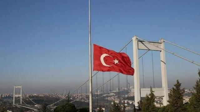 Milli yasta okullar tatil mi? Ulusal yas olunca ne olur? Türkiye'de 3 gün milli yas ilan edildi