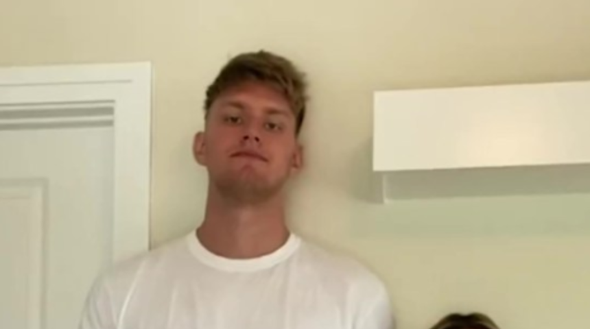 Aralarındaki 47 cm'lik boy farkı sosyal medyanın gündemine yerleşti! İlişkileri sosyal medyanın ilgisini çekti