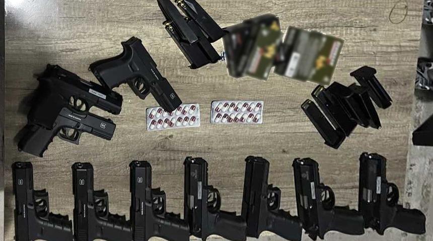 Denizli&rsquo;de 2 silah satıcısı tutuklandı