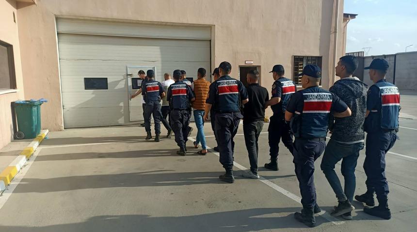 Gaziantep'te 4 göçmen kaçakçısı tutuklandı