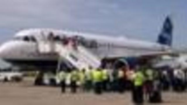 İlk ABD yolcu uçağı Küba'ya indi