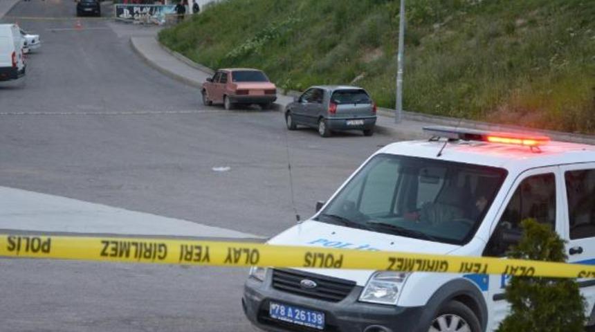 İçinde tüp olan araç bomba paniği yarattı