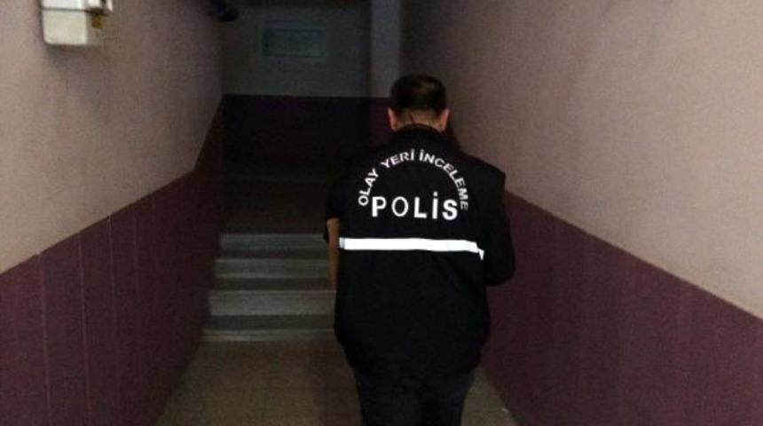 Başına poşet geçirilmiş cesedi bulundu