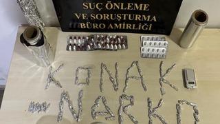 İzmir'de uyuşturucu operasyonunda yakalanan 4 kişi tutuklandı