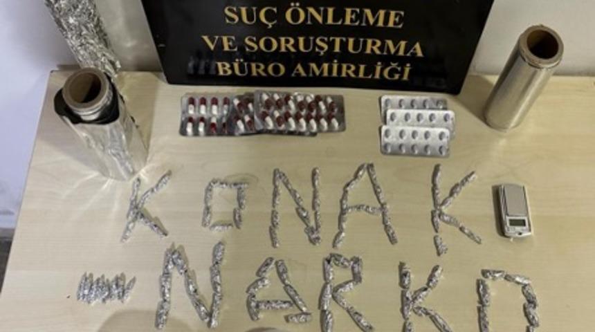 İzmir'de uyuşturucu operasyonunda yakalanan 4 kişi tutuklandı