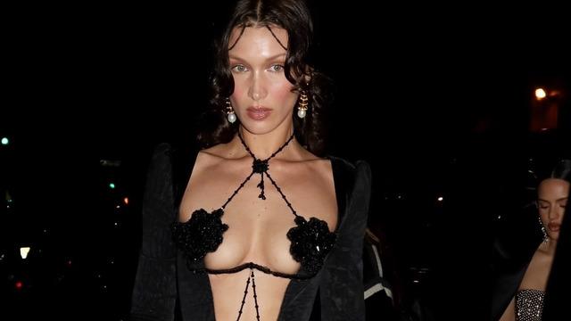 Bella Hadid Teksas'ın ünlü binicisiyle dudak dudağa yakalandı