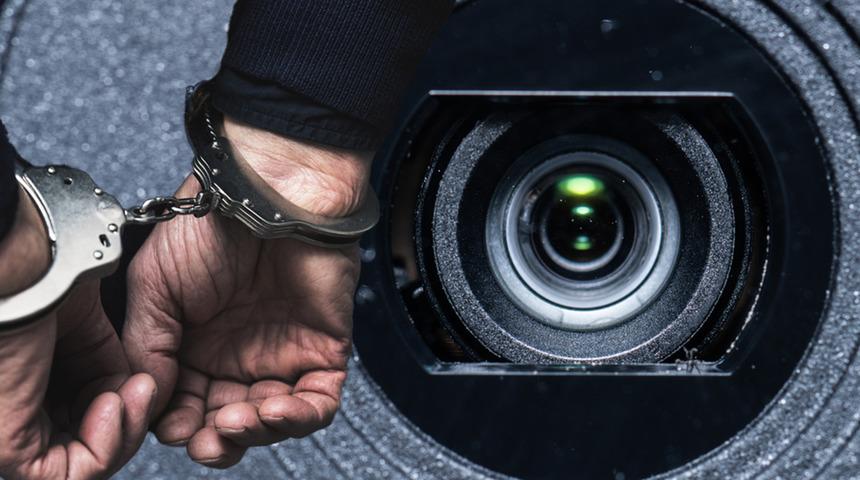 Aydın'da iğrenç olay! Lisede kızlar tuvaletine gizli kamera koydu, yakalanacağını anlayınca...