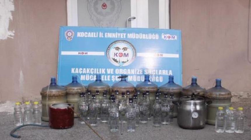 Kaçak içki imalathanesine baskın