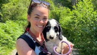 Düğünlerde köpek refakatçisi olarak çalışıyor! Hayalimdeki iş diyerek anlattı... Kazancı herkesin dikkatini çekti