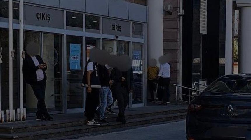 Göçmen kaçakçısı polis tarafından yakalandı