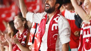 Tarkan'dan Cumhuriyet'in 100. yılına özel marş! Sen rahat uyu biz hep izindeyiz Atam