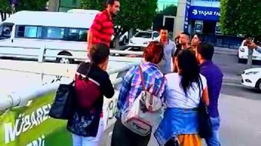 Köprüden atlarken vatandaşlar belinden yakaladı