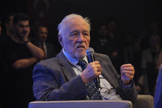 Tarihçi-yazar Prof. Dr. İlber Ortaylı, Samsun'da söyleşiye katıldı