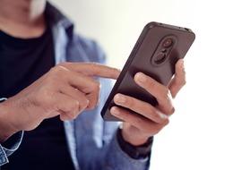 İş yerinde öyle bir şey yaptı ki... 'Müstehcen sosyal medya grubu' sonu oldu: Hem işini hem de tazminatını kaybetti