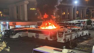 Otogarda panik anları! Yolcu otobüsü alev alev yandı