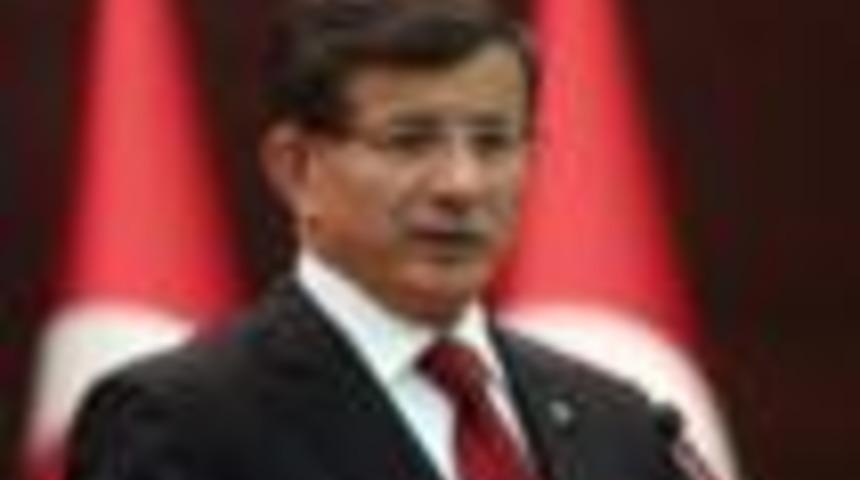 Economist: Erdoğan, Davutoğlu'nun altındaki halıyı çekti