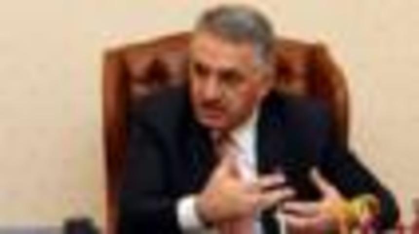 Yazıcı: Başkanlık i&ccedil;in referandum Nisan'da olabilir