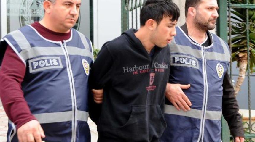 Cinayet sanığı ayakkabısının eşini unutunca yakalandı