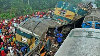Bir ülkeyi sarsan tren kazası! 10'dan fazla ölü 100'den fazla yaralı