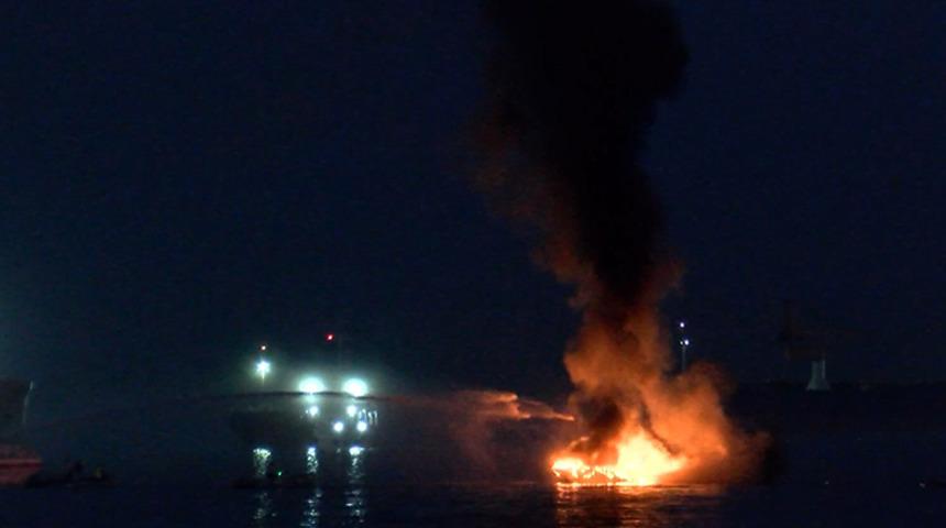 Ataköy'de bir yat alev alev yandı! 1'i ağır 4 yaralı