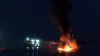 Ataköy'de bir yat alev alev yandı! 1'i ağır 4 yaralı