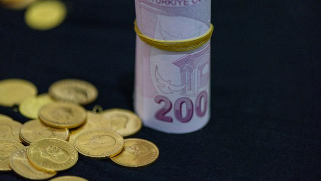 Gram altın fiyatları rekor sonrası ters köşe yaptı! 'Böyle bir istek var' diyen uzman isim rakam paylaştı: Altında 2700 lira koşusu