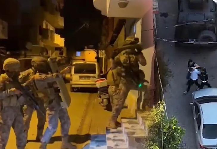 Son dakika | 81 ilde düğmeye basıldı, binlerce firari suçlu yakalandı: 10 yıldan uzun süredir aranıyorlardı!