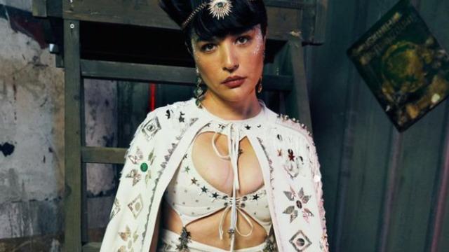 Gonca Vuslateri sette poz verdi! Yüzündeki değişim dikkat çekti