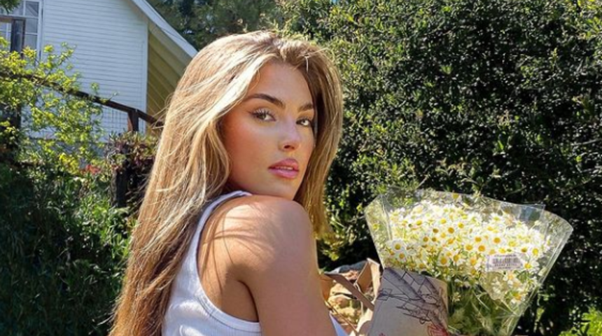 Sosyal medya fenomeni Julia Sandoval ev tarzıyla uzaylıya benzetildi! Saçını bir gören bir daha baktı... Kimse anlam veremedi