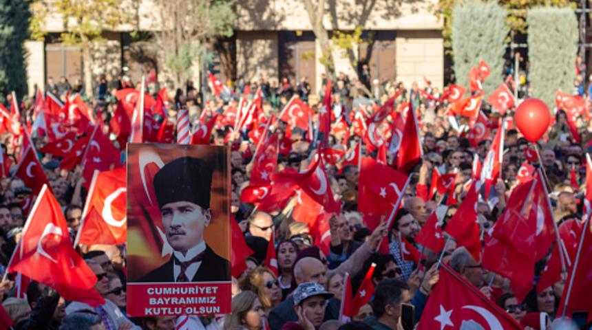 Sosyal medyada "Cumhuriyet bayramı kutlamaları iptal edildi" iddiası yayıldı! DMM'den yalanlama geldi